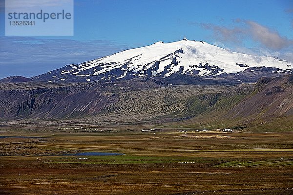 Schneebedeckter Vulkan und Gletscher Snæfellsjökull  Halbinsel Snæfellsnes  Westisland  Vesturland  Island  Europa