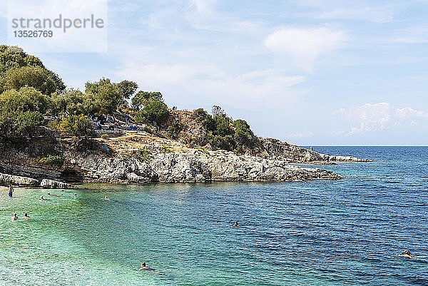 Strand  Kassiopi  Insel Korfu  Ionische Inseln  Mittelmeer  Griechenland  Europa