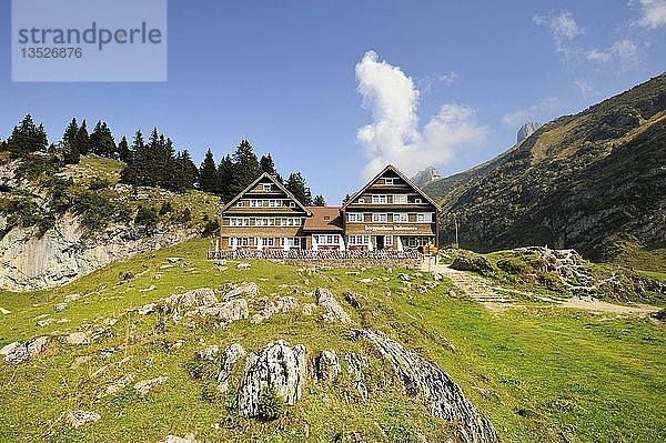 Berggasthaus Bollenwees  1471 m  ein Berggasthaus oberhalb des Fälensees in den Appenzeller Alpen  Kanton Appenzell Innerrhoden  Schweiz  Europa