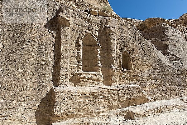 Siq-Schlucht mit Steingrab  Petra  Jordanien  Asien