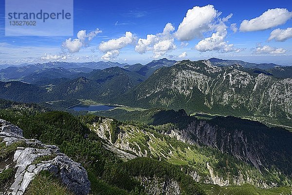 Blick vom Dürrnbachhorn auf Lödensee und Mittersee  Reit im Winkl  Oberbayern  Bayern  Deutschland  Europa