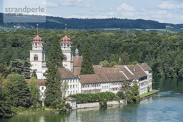 Blick auf die Klosterkirche Rheinau über den Rhein  Kanton Zürich  Schweiz  Europa