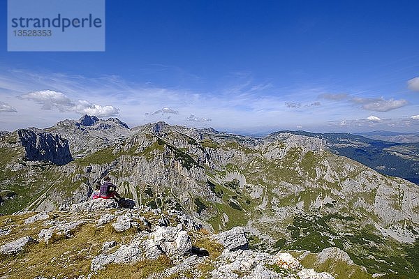 Blick vom Savin kuk  Berge Terzin bogaz  Meded und Bobotov kuk  Durmitor-Massiv  Durmitor-Nationalpark  bei Zabljak  Montenegro  Europa