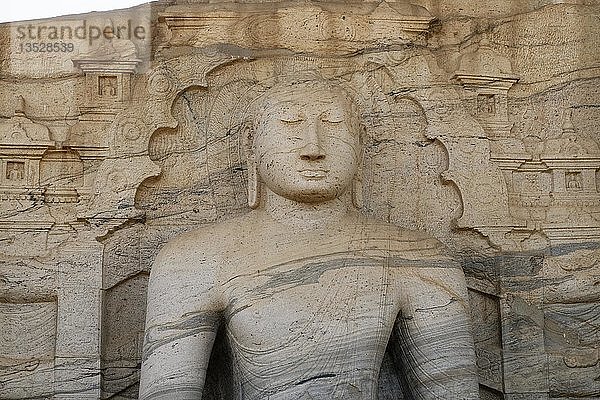 Gal Viharaya (Felsentempel)  meditierender Buddha im Lotussitz  Tunkema  Polonnaruwa  Sri Lanka  Asien