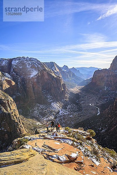 Blick von Angels Landing zum Zion Canyon  Angels Landing Trail  im Winter  Berglandschaft  Zion National Park  Utah  USA  Nordamerika