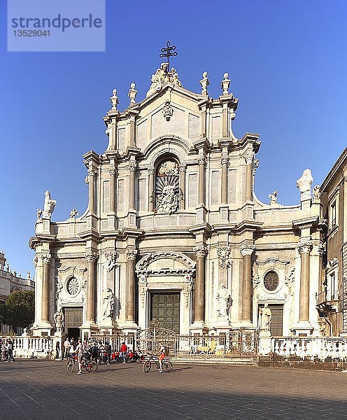 Piazza del Duomo mit Kathedrale Sant?Agata  Catania  Sizilien  Italien  Europa