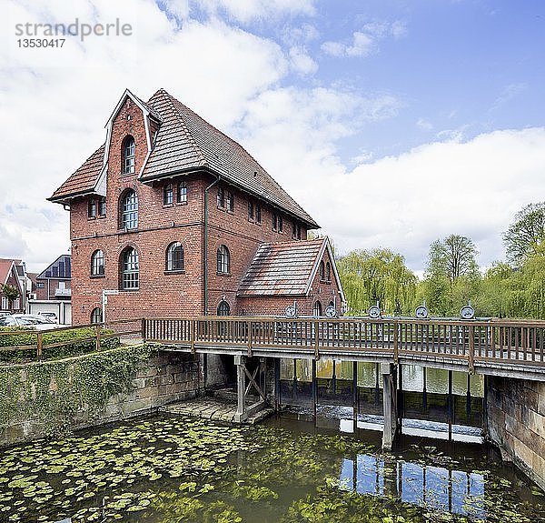 Fürstliche Mühle an der Neuen Vechte  historische Getreidemühle  Schüttorf  Niedersachsen  Deutschland  Europa