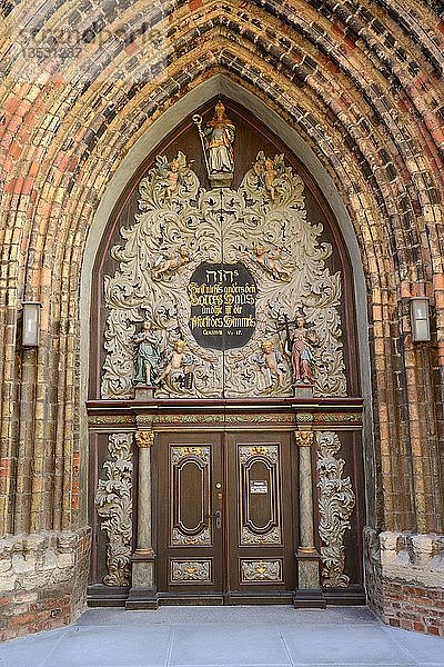 Westportal der Nikolaikirche  Hansestadt Stralsund  UNESCO-Welterbe  Mecklenburg-Vorpommern  Deutschland  Europa  PublicGround  Europa