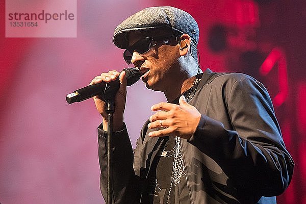 Der deutsche Soul- und R&B-Sänger Xavier Naidoo live beim 25. Blue Balls Festival in Luzern  Schweiz  Europa