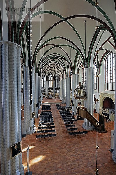 Kirchenschiff der renovierten Nikolaikirche  Berlin  Deutschland  Europa