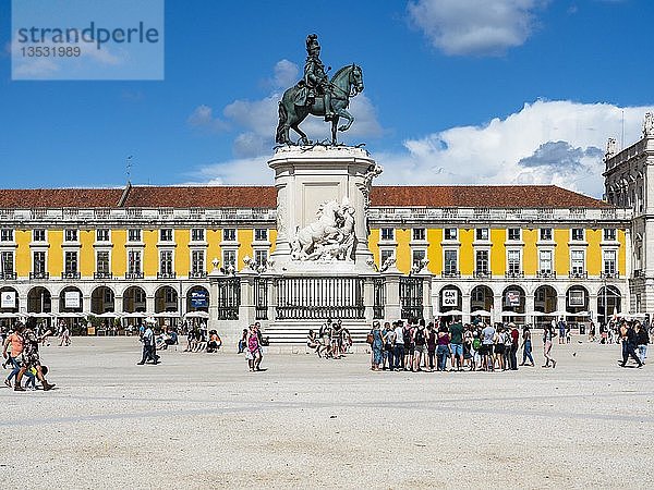 Handelsplatz  Praça do Comercio  Arc de Triomphe Arco da Rua Augusta  Reiterstandbild von König José I.  Baixa  Lissabon  Portugal  Europa
