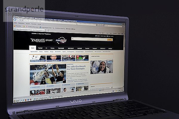 Website  deutsche Eurosport-Webseite auf dem Bildschirm eines Sony Vaio Laptops  ein Fernsehsender