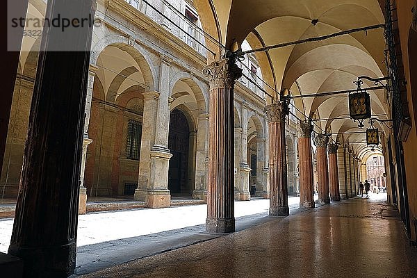 Typische Arkaden  Bologna  Emilia Romagna  Italien  Europa