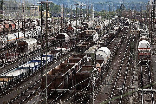 Güterzüge zum Rangierbahnhof  Hagen  Ruhrgebiet  Nordrhein-Westfalen  Deutschland  Europa