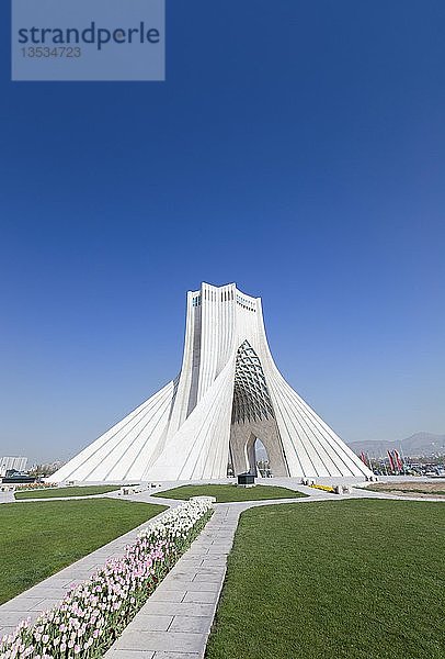 Freiheitsturm  Azadi-Turm  Borj-e Azadi  Teheran  Iran  Asien