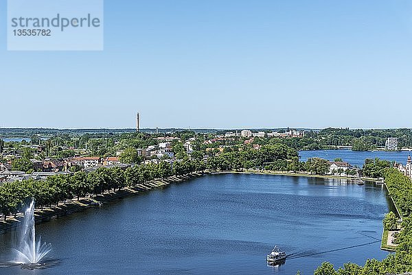 Ausblick vom Dom über die Stadt mit Pfaffenteich und Ziegelsee  Schwerin  Mecklenburg-Vorpommern  Deutschland  Europa