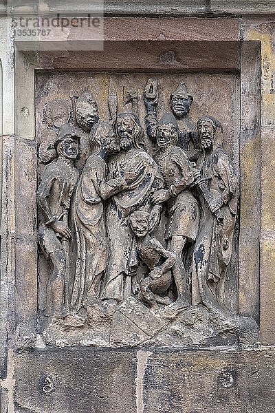 Relief des Judaskusses  außerhalb der Sebalduskirche  16. Jahrhundert  Nürnberg  Mittelfranken  Bayern  Deutschland  Europa