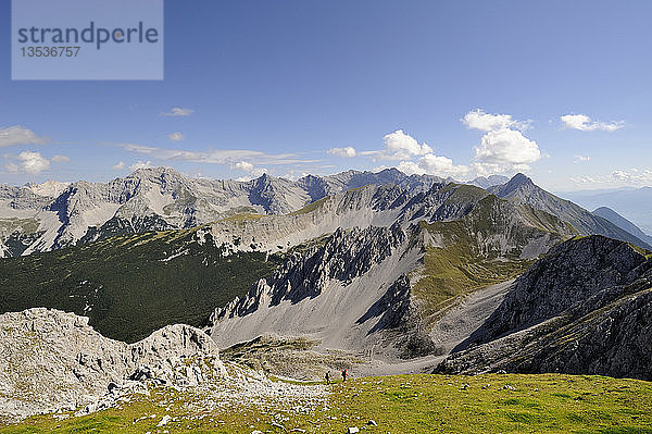 Karwendelgebirge von der Hafelekarspitze aus gesehen  2334 m  Tirol  Österreich  Europa