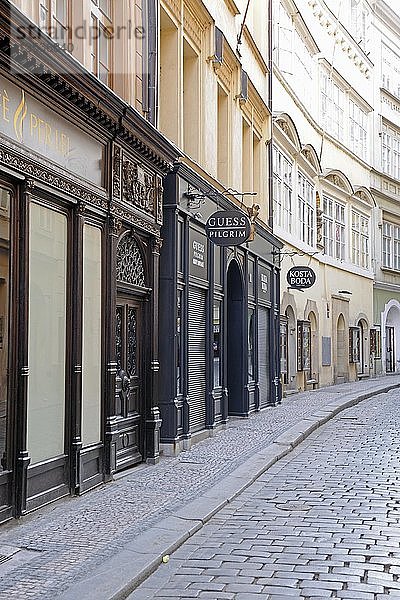 Typische Gasse  Altstädter Ring  Prag  Tschechische Republik  Europa