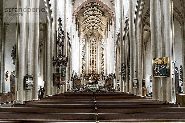 Innenraum der evangelisch-lutherischen Pfarrkirche St. Jakob in Rothenburg ob der Tauber  Bayern  Deutschland  Europa