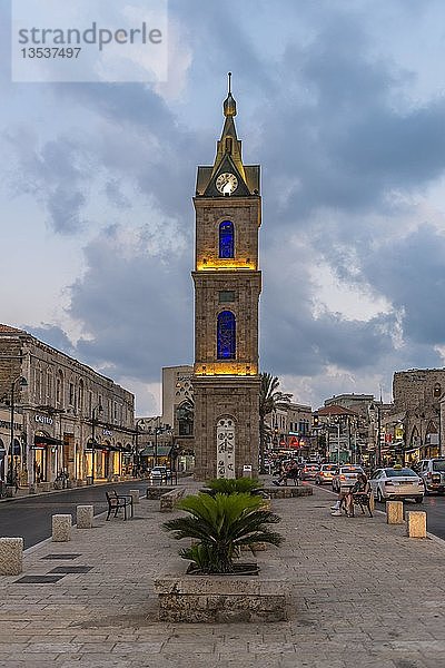 Beleuchteter Glockenturm  Der Uhrenturm  Altstadt  Alter Hafen Jaffa  Tel Aviv-Jaffa  Israel  Asien