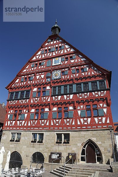Rathaus  historischer Fachwerkbau aus den Jahren 1556-57  Marktplatz  Großbottwar  Baden-Württemberg  Deutschland  Europa