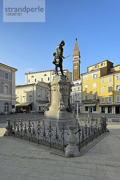Tartini-Platz  Giuseppe-Tartini-Denkmal  St. Georgs-Kathedrale  Piran  Istrien  Slowenien  Europa
