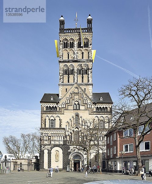 Romanische Hauptkirche St. Quirinus  Neuss  Rheinland  Nordrhein-Westfalen  Deutschland  Europa