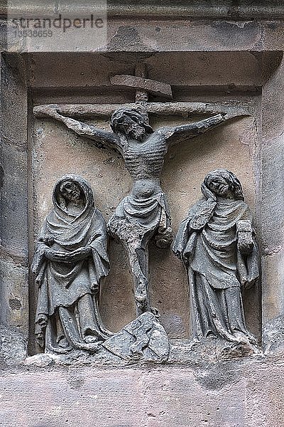 Relief  Jesus am Kreuz  vor der Sebalduskirche  16. Jahrhundert  Nürnberg  Mittelfranken  Bayern  Deutschland  Europa