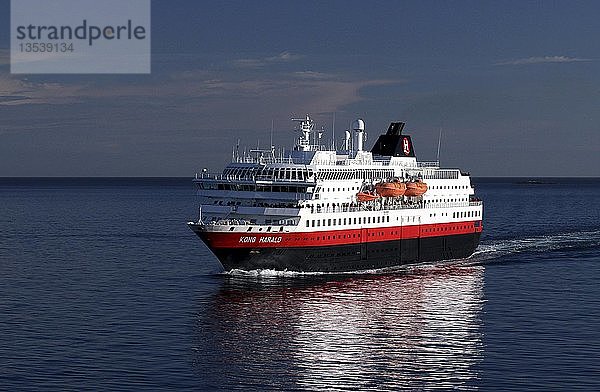 Hurtigruten-Schiff ''MS Kong Harald''  Norwegen  Europa''
