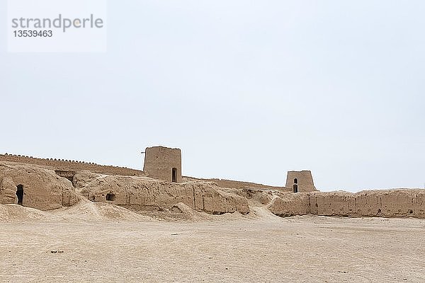 Alte Stadtmauern  Kashan  Iran  Asien