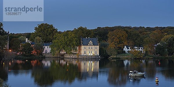 Blaue Stunde  Havel  Klein Glienicke  Potsdam  Brandenburg  Deutschland  Europa