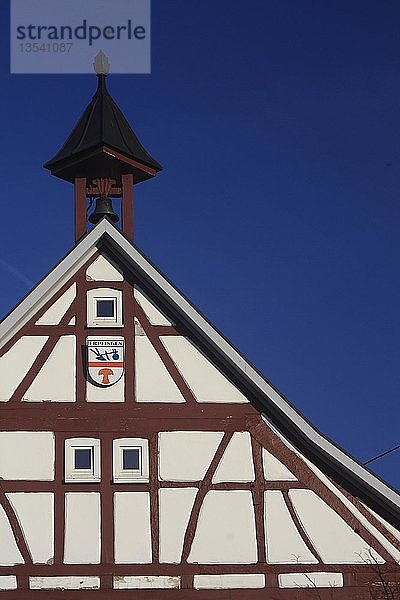 Rathaus  Detail des Giebels mit Glockenturm  Erpfingen  Sonnenbühl  Schwäbische Alb  Baden Württemberg  Deutschland  Europa