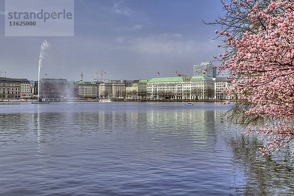 Fairmont Hotel Vier Jahreszeiten  Neuer Jungfernstieg  Hamburg  Deutschland  Europa