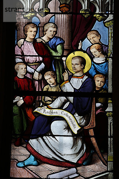 Glasmalerei in der Kirche St. Johannes der Täufer  Sceaux  Sankt Augustin '