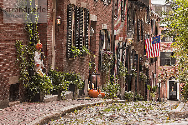 Acorn Street zu Halloween  Boston  Massachusetts  USA