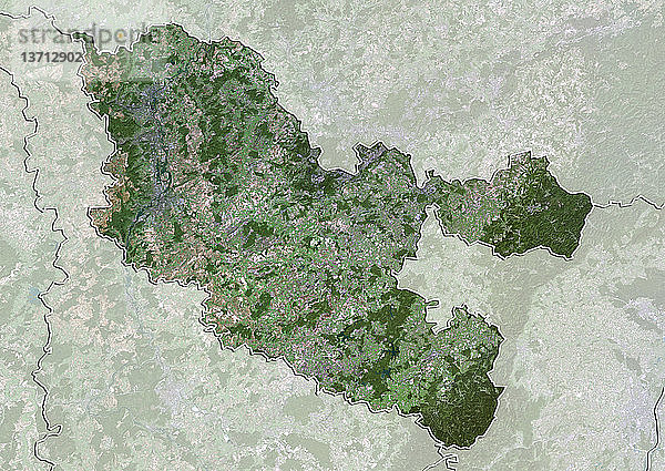 Satellitenbild des Departements Moselle  Frankreich. Es grenzt im Norden an Luxemburg und Deutschland. Dieses Bild wurde aus Daten der Satelliten LANDSAT 5 und 7 erstellt.