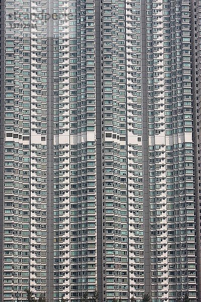 Apartment-Wolkenkratzer  Das Wohnhochhaus ´Seaview Crescent´ in Tung Chung auf der Insel Lantau  Tung Chung  China.
