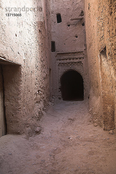 Lehmwände des ehemaligen jüdischen Viertels  das heute verlassen ist  Tinerhir  Marokko  Nordafrika
