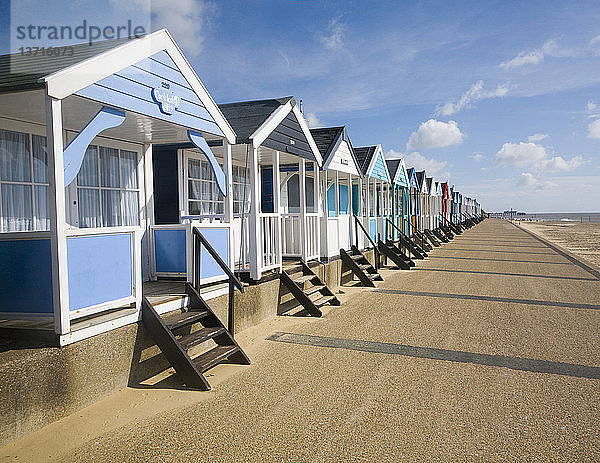 Bunte Strandhütten in Southwold  Suffolk  England