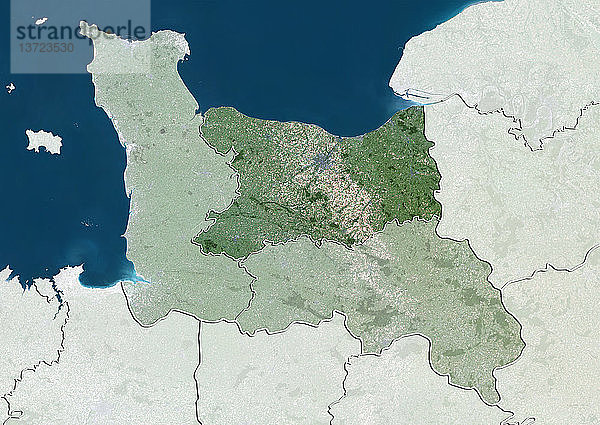Satellitenbild des Departements Calvados in der Basse-Normandie  Frankreich. Es wird im Norden vom Ärmelkanal begrenzt und umfasst den berühmten Badeort Deauville. Dieses Bild wurde aus Daten zusammengestellt  die von den Satelliten LANDSAT 5 und 7 erfasst wurden.
