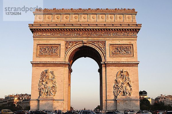 Arc de Triomphe (Triumphbogen)  Paris  Frankreich.
