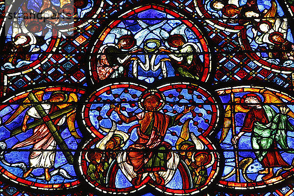 Glasmalerei in der Kathedrale von Bourges  das Jüngste Gericht