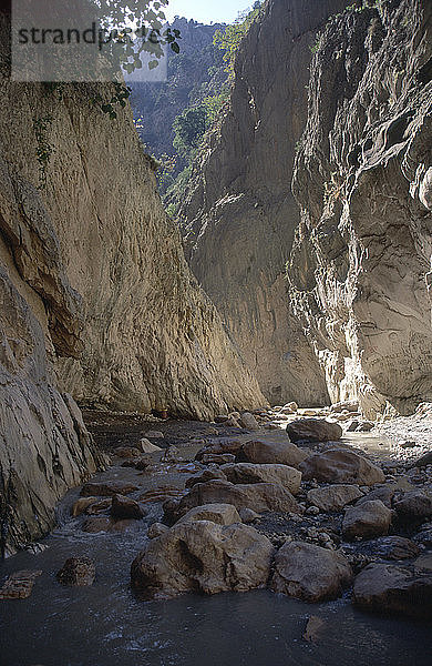 Steilwandige  durch Kalkstein erodierte Schlucht  Saklikent-Schlucht  Provinz Mugla  Türkei