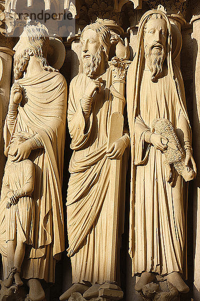 Kathedrale Notre-Dame de Chartres Nordtor Skulpturen Melsisedech  Abraham  Moses