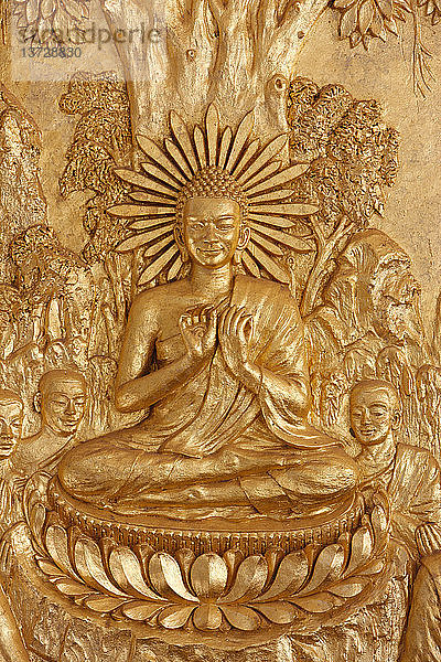 Sylver Pagode. Buddha predigt zu seinen ersten fünf Jüngern.
