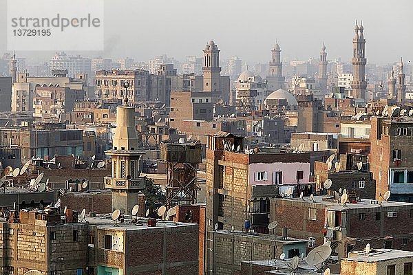 Dächer und Minarette von Kairo  Kairo  Ägypten.