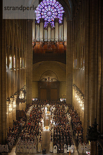 Ostermittwochsfeier in der Kathedrale von Notre Dame.