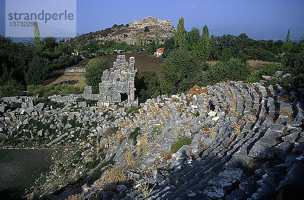 Lykische Stadt Tlos  Türkei  von den Ruinen des Amphitheaters aus gesehen