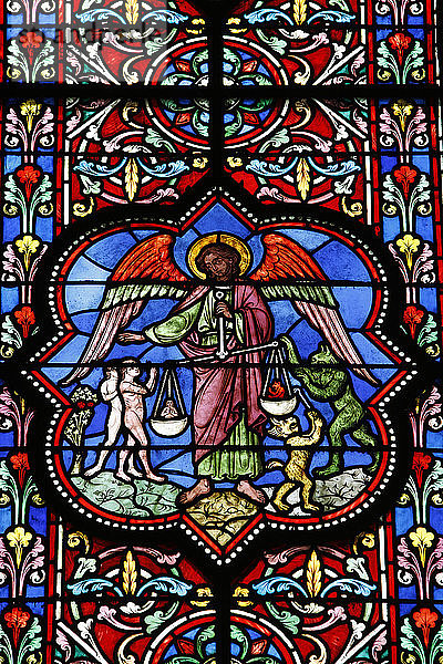 Glasmalerei in der Kathedrale Notre Dame von Bayeux